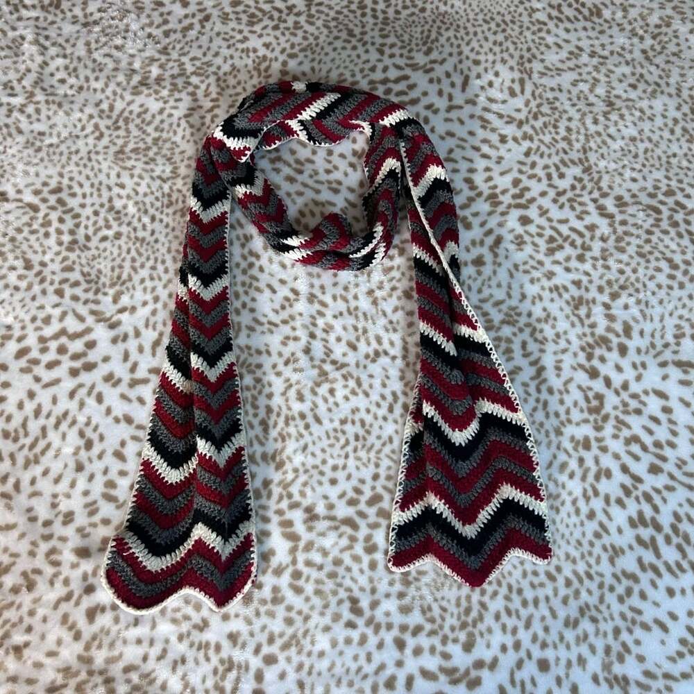 New York & Company Chevron Scarf Red Black White Acrylic
